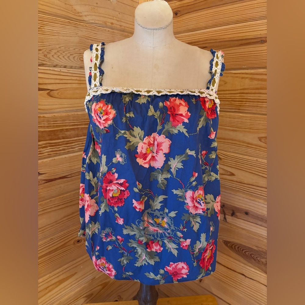 Floral Lace-Trimmed Blue Tank Top